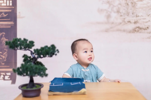 阿克苏宝宝眼屎多是什么原因